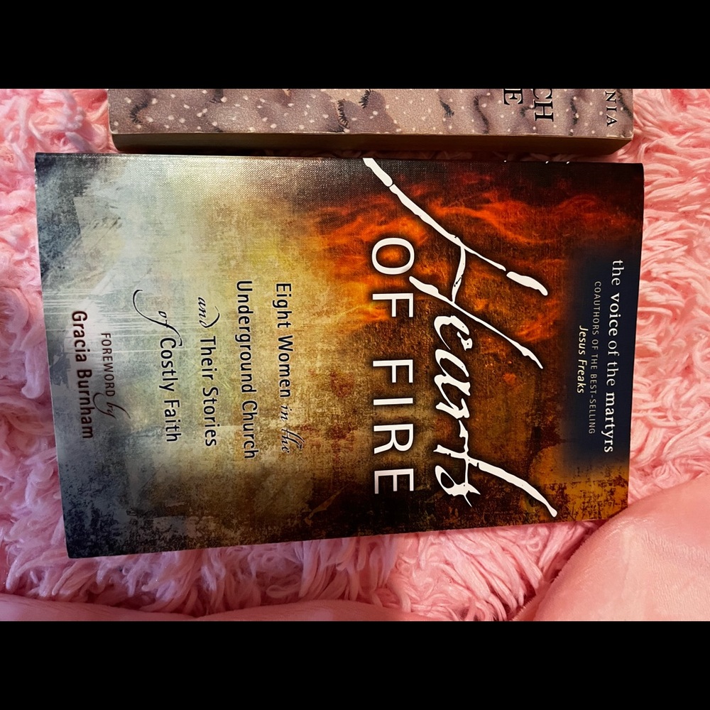 Books - Picture 9 of 16